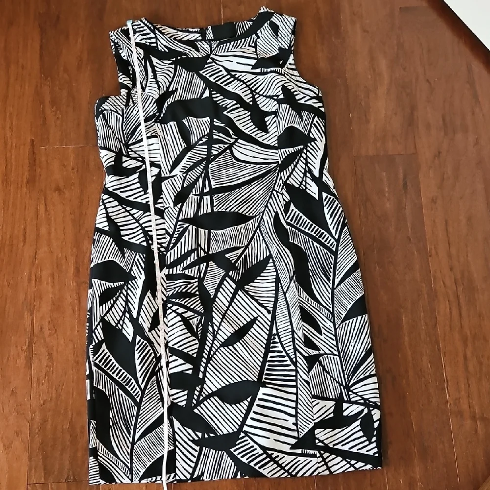 Kasper Black and White Midi Dress with Sophisticated Style - Picture 7 of 10